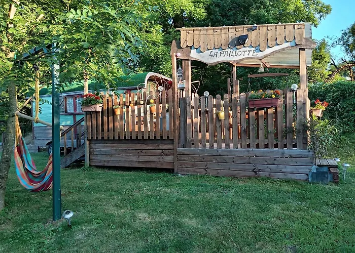 Luxusní stan La Tiote Roulotte Marquigny